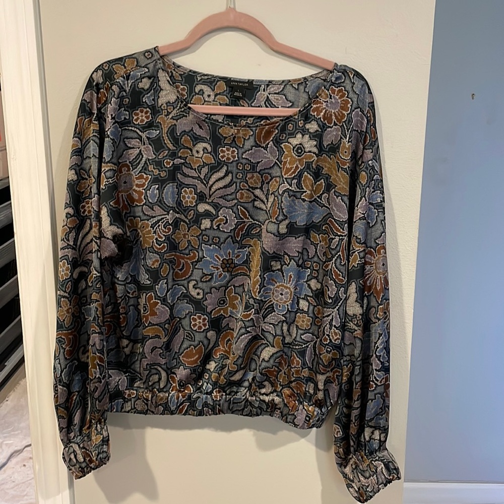 Ann Taylor Tapestry blouse
